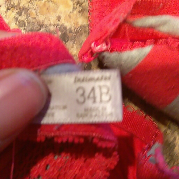 Bras - Picture 3 of 4